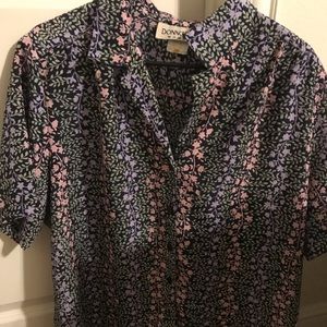 EUC Donnkenny Button-Up Blouse